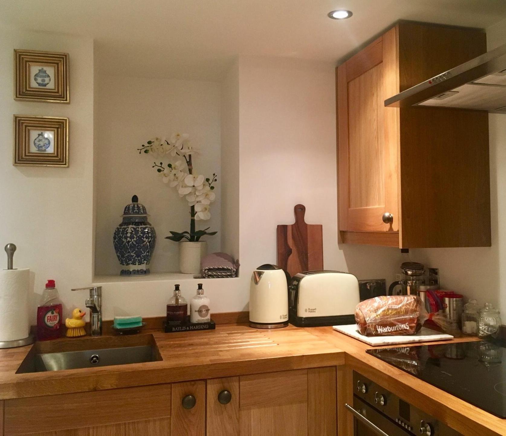 Beautiful 1Br Apartment In Historic St Aubin House Eksteriør bilde