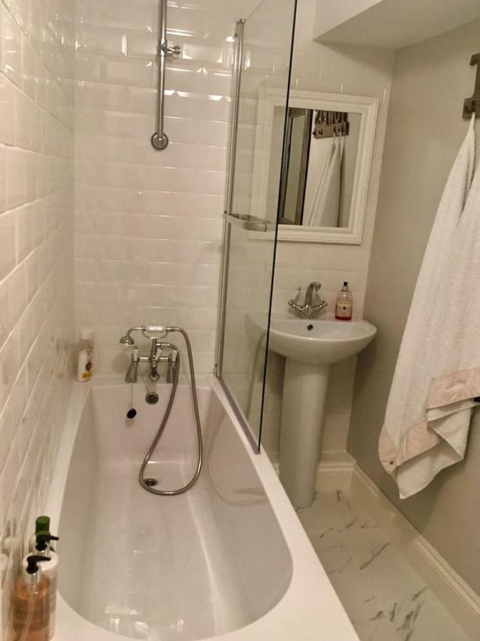 Beautiful 1Br Apartment In Historic St Aubin House Eksteriør bilde