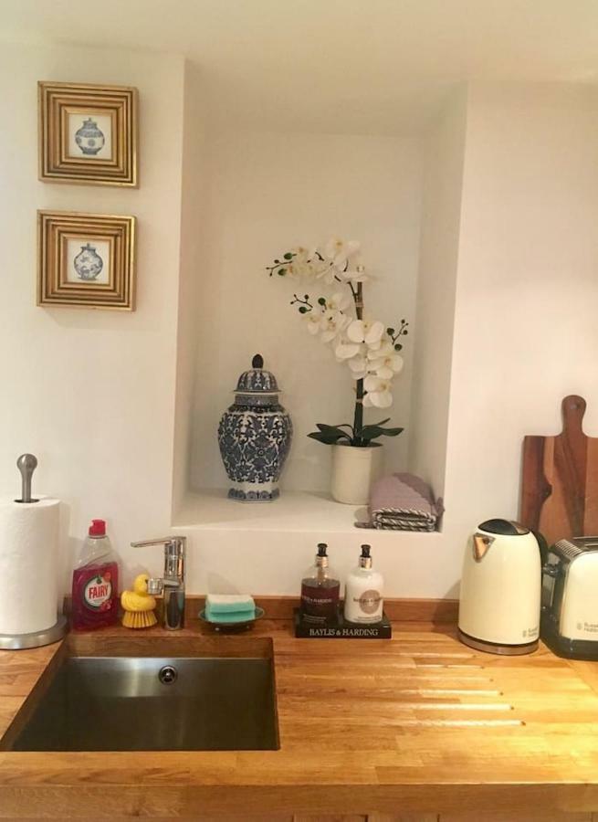 Beautiful 1Br Apartment In Historic St Aubin House Eksteriør bilde